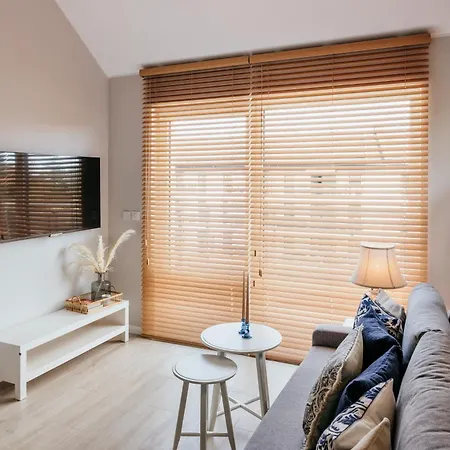 アパート Flatbook - Wynajem Apartamentow Nad Morzem ヤンタル