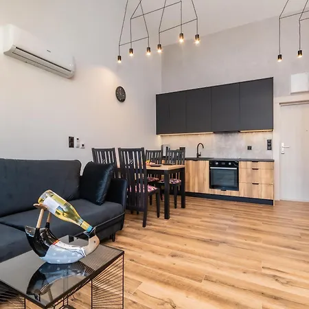 Flatbook - Wynajem Apartamentow Nad Morzem ヤンタル