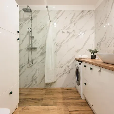 Flatbook - Wynajem Apartamentow Nad Morzem ヤンタル