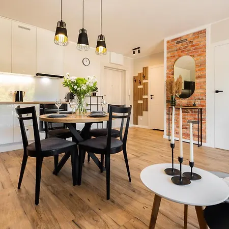 アパート Flatbook - Wynajem Apartamentow Nad Morzem ヤンタル